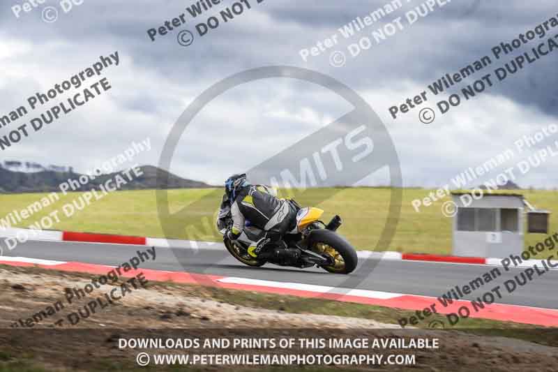 cadwell no limits trackday;cadwell park;cadwell park photographs;cadwell trackday photographs;enduro digital images;event digital images;eventdigitalimages;navarra;no limits trackdays;peter wileman photography;racing digital images;trackday digital images;trackday photos